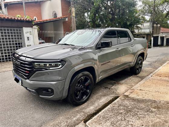RAM RAMPAGE 2.0 HURRICANE 4 TURBO GASOLINA R/T 4X4 AUTOMÁTICO